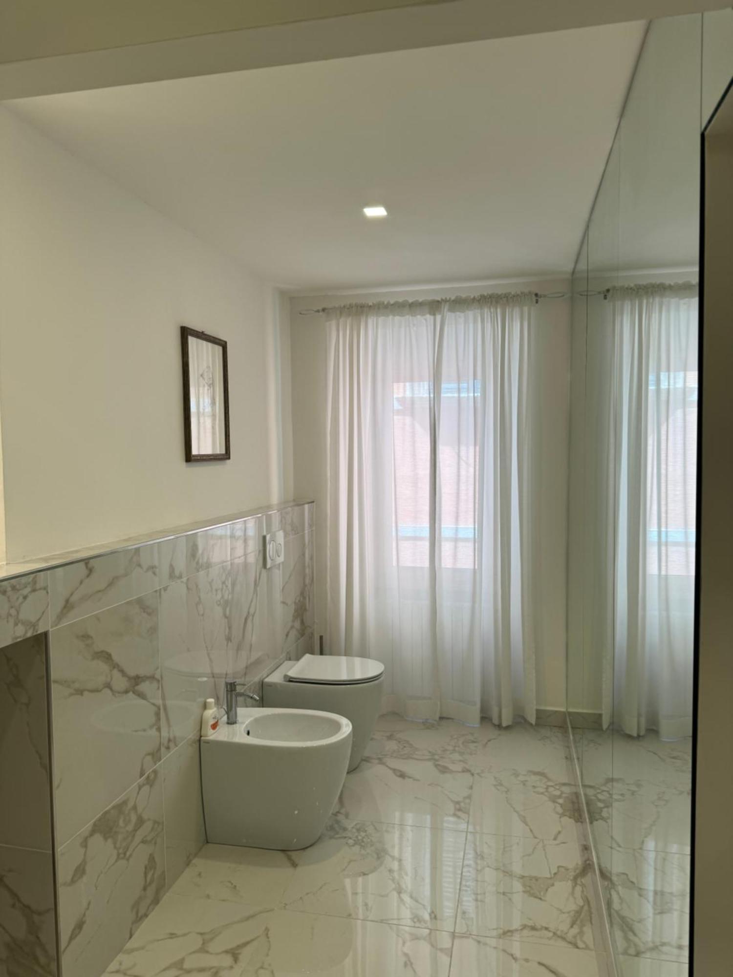 Re House Suite & Deluxe Apartament Асколи-Пичено Экстерьер фото